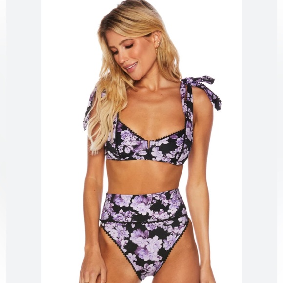 Beach Riot Blair Top in Spring Floral - Picture 2 of 5